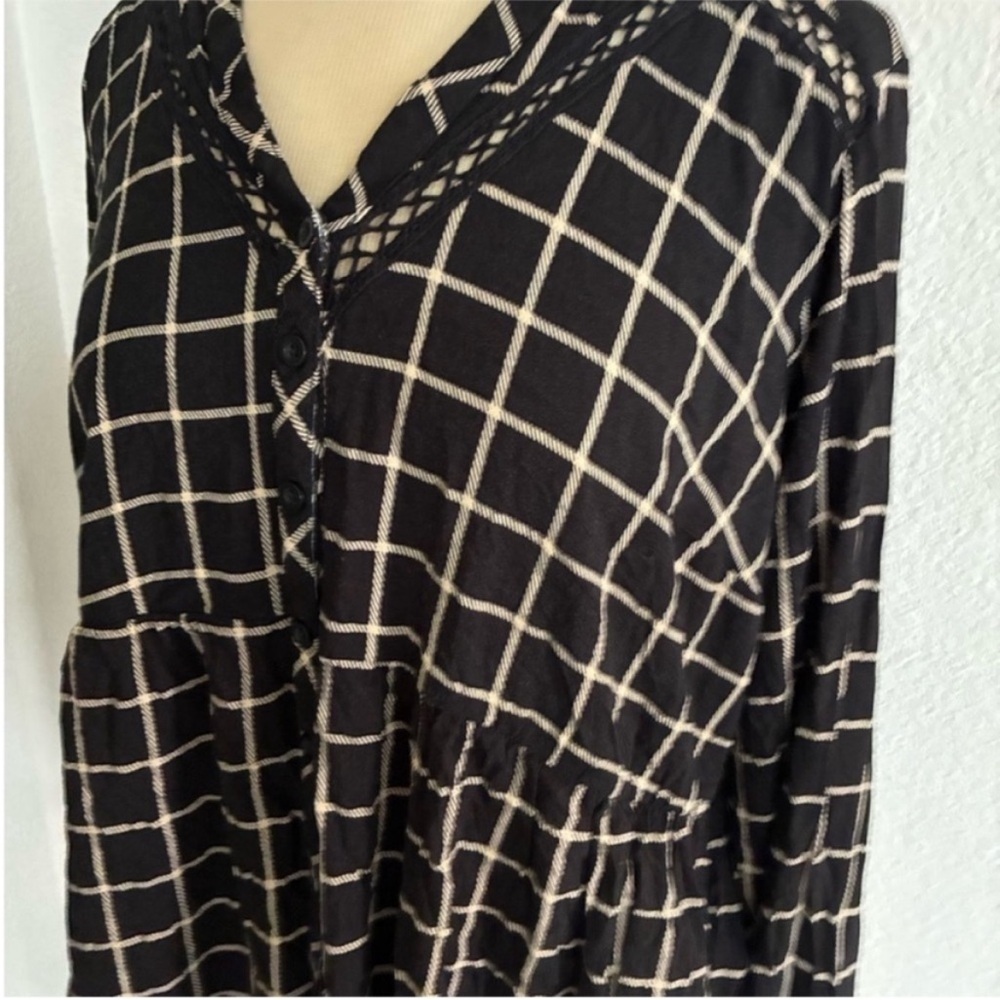 Torrid plaid babydoll buttondown - Picture 4 of 6